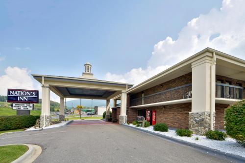 Nations Inn - West Jefferson - 출입구