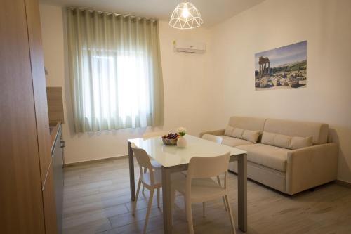 Apartment image 8