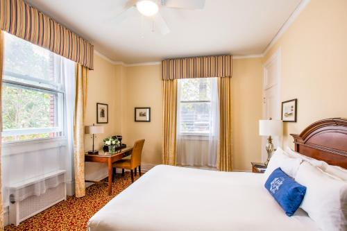 1 queen bed