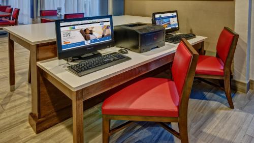Holiday Inn Express Memphis Medical Center - Midtown by IHG in Memphis, USA