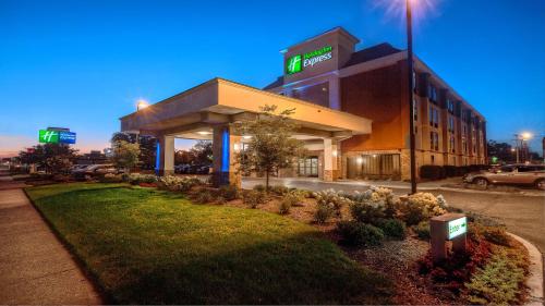 Holiday Inn Express Memphis Medical Center - Midtown, an IHG Hotel