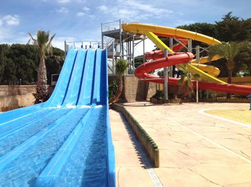 Camping - Argelès-sur-Mer - Languedoc-Roussillon - Camping TOPSUN Argelès La Sirène 3 bedroom Max 4 adulte et 2 des ses enfants - Image #1