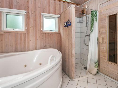 Three-Bedroom Holiday home in Hejls 18