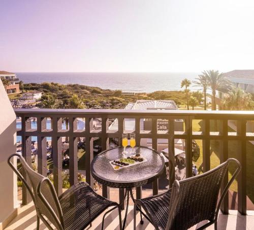 Ilunion Calas de Conil in Cabo Roche