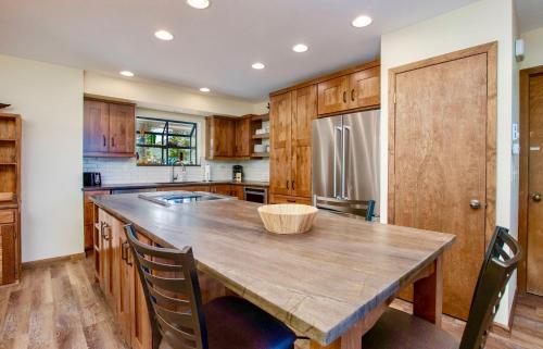 Griffin Family Condominium (4 Bedroom condo) - image 4