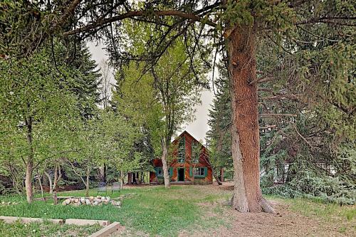 Charming Riverfront Cabin with Fireplaces home - image 3
