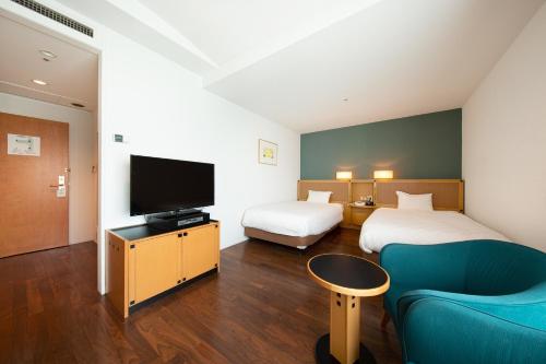 Twin Room with 2 Extra Beds - Smoking