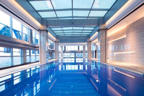 Swimming pool, Wyndham Changsha South in Tianxin