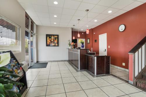 Americas Best Value Inn Tulsa at I-44