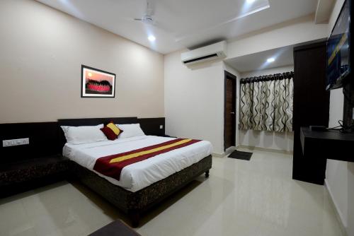 Deluxe Double Room image 2