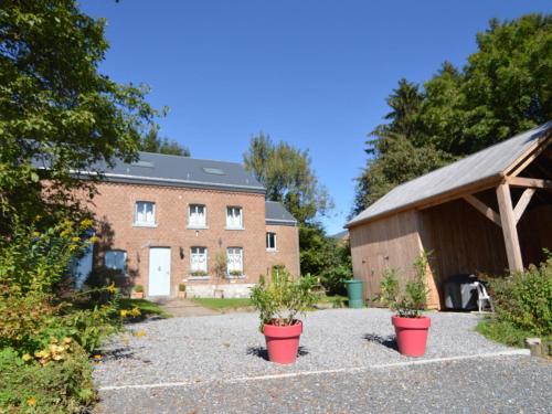 Pleasant holiday home with garden in Ciney gîte à louer Namorimont