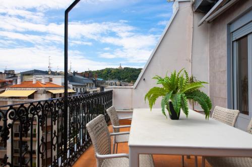 Modern Apartment with Big Terrace - image 6
