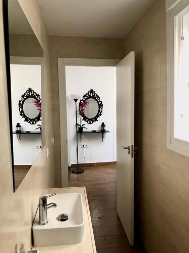 Casa Blanca y Negra Premium Apartment
