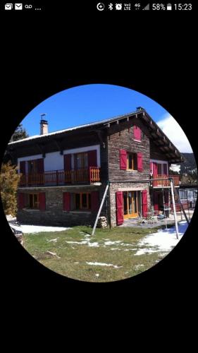 Grand Chalet Familial gîte à louer Quérigut