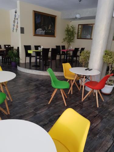 Mariner's Hotel - Self Catering - Adults Only - image 2