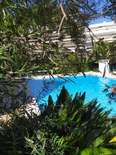 logement climatisé à Juan les Pins dans résidence avec piscine