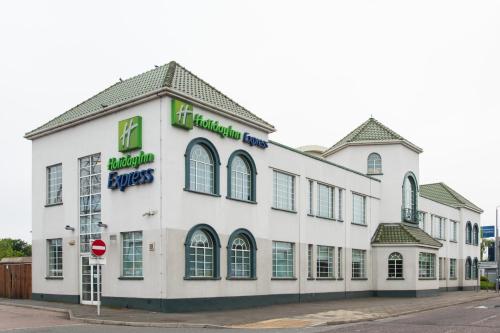 Holiday Inn Express London Chingford an IHG Hotel - image 7