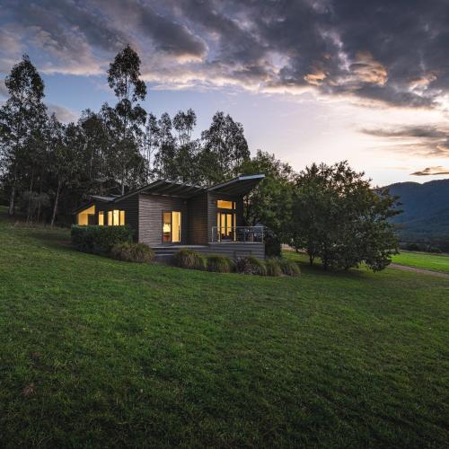 The Buckland Studios - Buffalo River