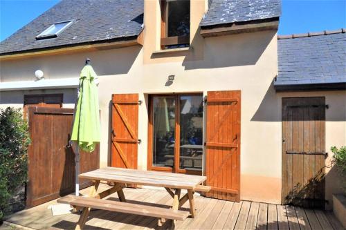 Maisonnette 5 personnes avec accès piscine commune et à 500 mètres de la plage. gîte à louer Guidel-Plage