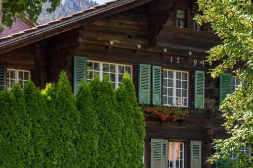 B&B Matten bei Interlaken - OldSwissHome - Bed and Breakfast Matten bei Interlaken