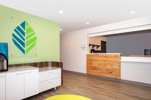WoodSpring Suites Carol Stream - Chicago in Carol Stream, USA