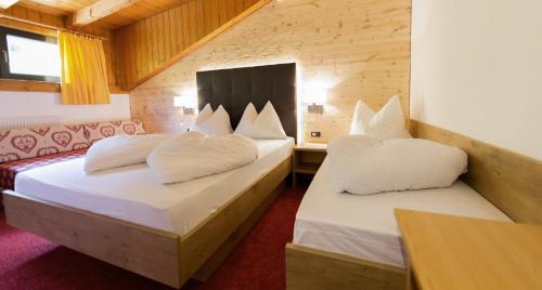 Pichlerhof Room Type - Triple Room with Balcony Pichlerhof Room Type - Triple Room with Balcony