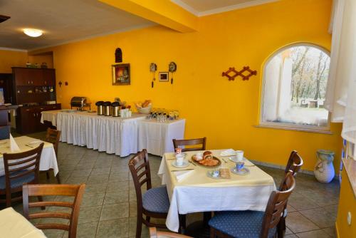 Bed and breakfast Julia in Duba