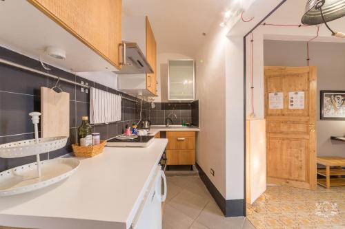 Grand Tour Design Guest House Catania Self Check-in – Catania, CA