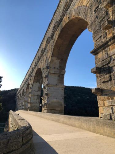 STUDIO Havre de paix au pont du gard Piscine et Jacuzzi chez Valerie Payre