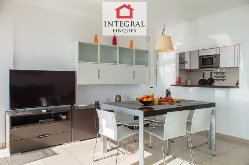 Palamós BeachFront Apartment - image 3