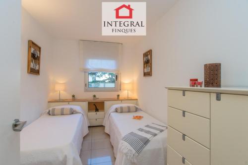 Palamós BeachFront Apartment - image 11