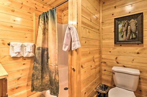 Bear Creek Retreat: High End Cabin with Indoor Pool Hot Tub and Pool Table! - image 6