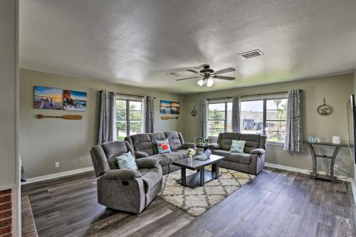 Spacious and Modern Family Duplex in Galveston! in Galveston, USA