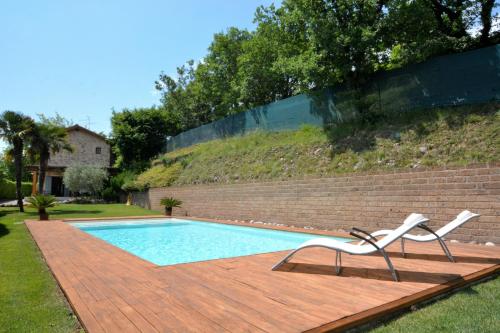 Rustico Villa Marciaga With Pool