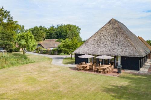 Great Higham Barn Complex by Bloom Stays