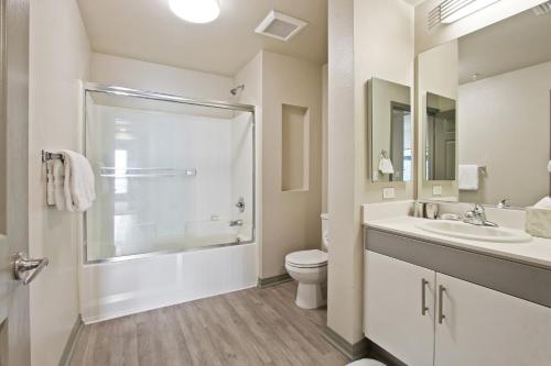 Churchill Living Shores - image 6