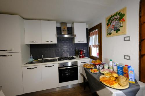 2 bedrooms, 3 beds