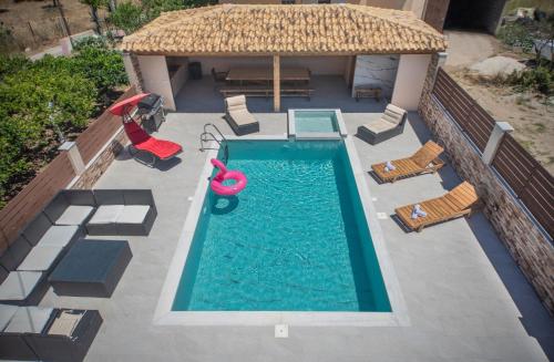 M & S Villa - 3 bedroom villa with heated pool