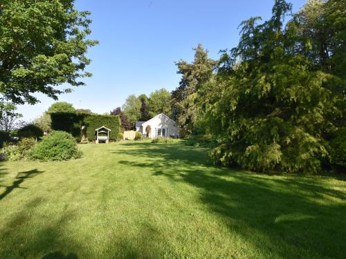 Lavender Cottage - image 2
