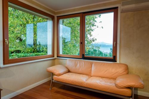 Lake Front Luxury Suites - image 2