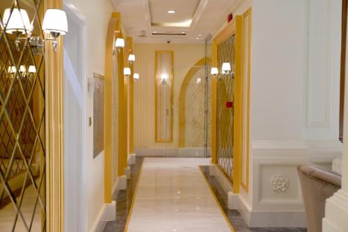 Crown City Hotel - فندق كراون سيتي