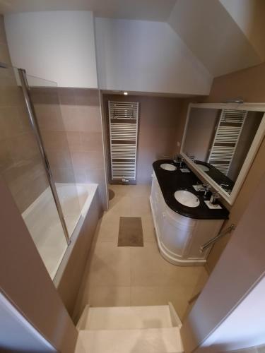 B&B Heart Of Bruges Room Type - Deluxe Double Room with Bath