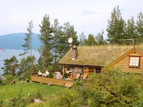 Five-Bedroom Holiday home in Kysnesstrand - Røyrvik