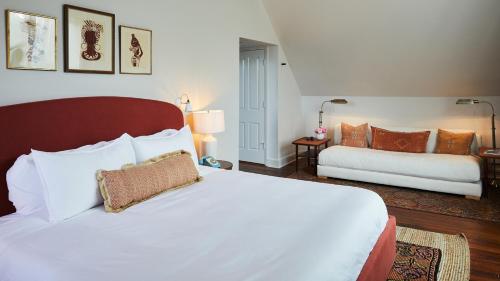 Post House Inn - image 5