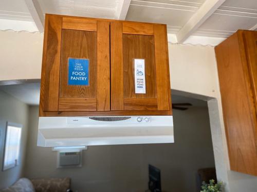 Konyha, WHOLE Family - Barrette in Old North Sacramento