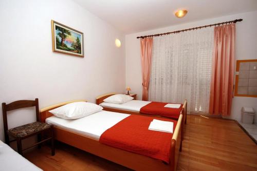 Apartments with a parking space Nemira Omis - 4652 - image 6