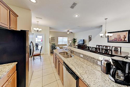 Paradise Palms Oasis with Splash Pool - Near Disney home - image 2