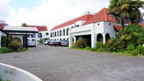 Exterior view, Alcamo Hotel in Hamilton