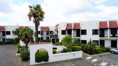 Alcamo Hotel in Hamiltonas