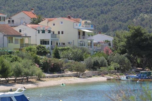 Apartments by the sea Grebastica Sibenik - 8333 - image 3